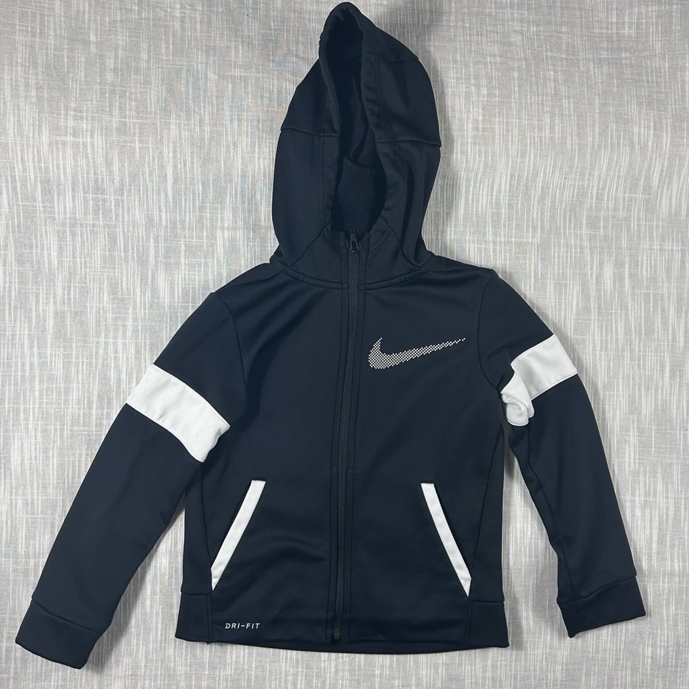 Boys Nike Black & White Hoodie size 6 M for 5-6 year old. See pictures for wear